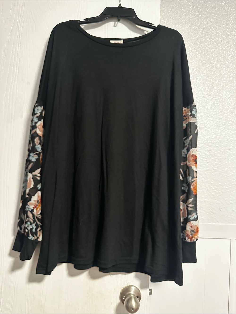 Grace & Emma Black Long Sleeve Top with Floral Sheer Sleeves 3X